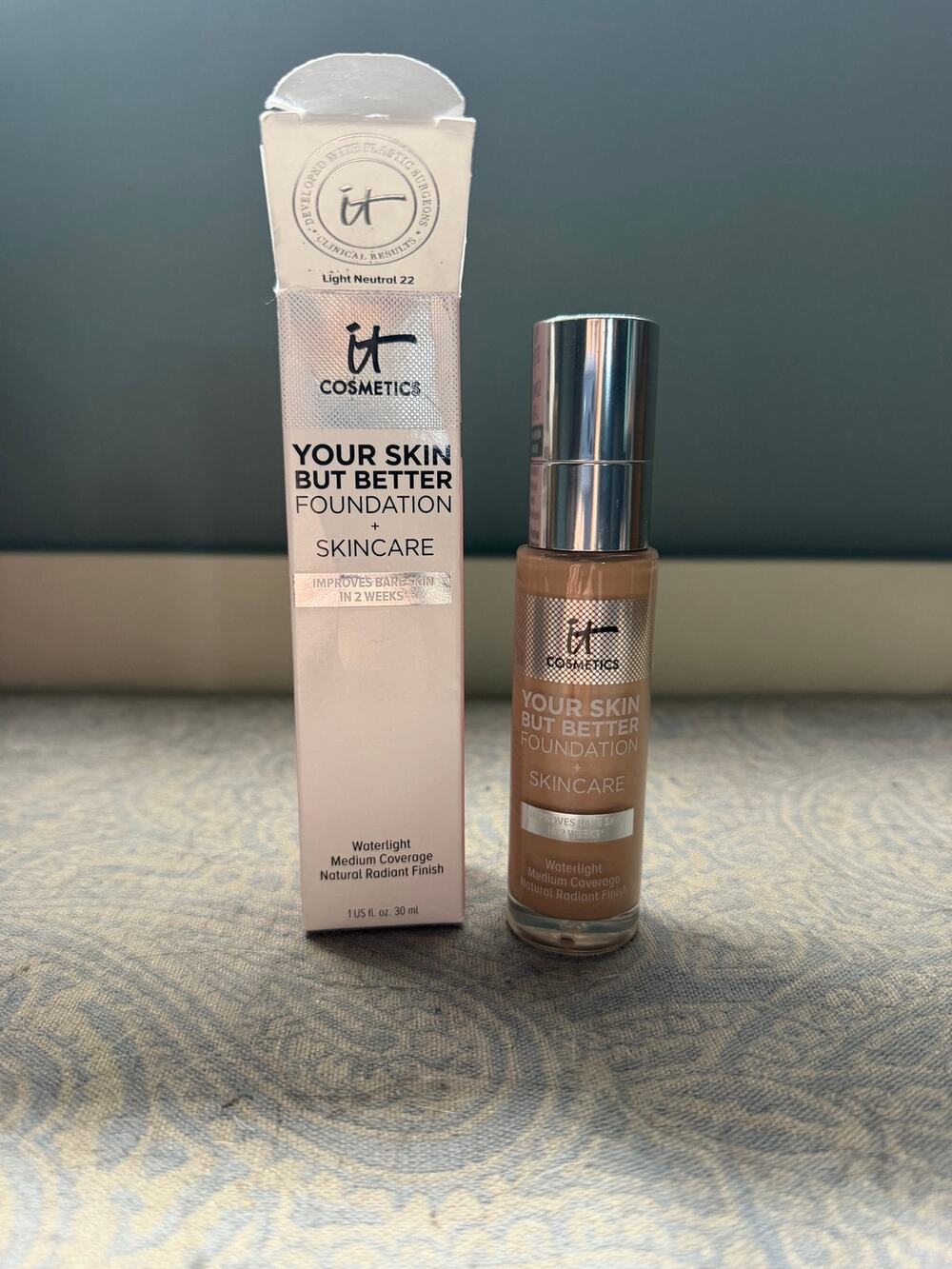 IT cosmetics foundation - Light neutral 22